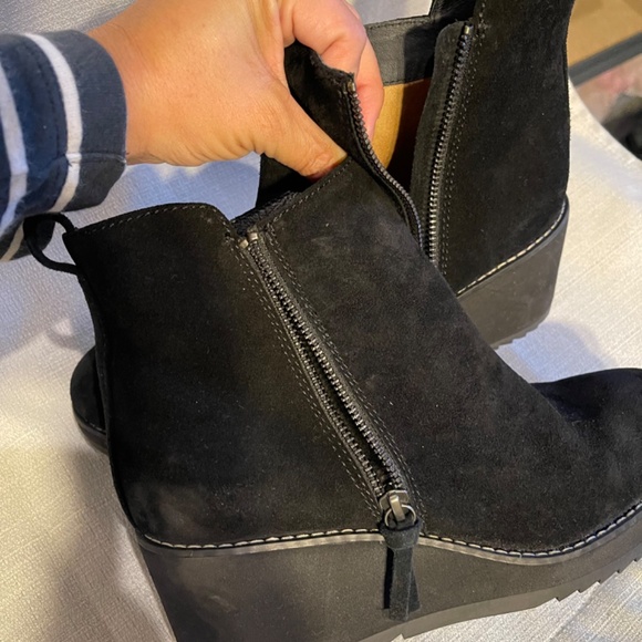 Black suede mini booties - Picture 2 of 8